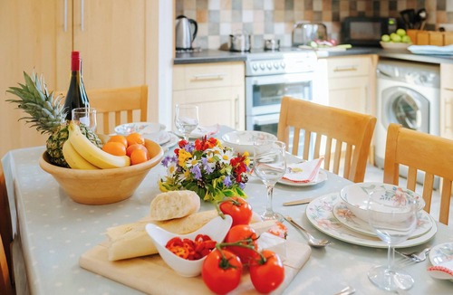 Crynant Cottage | 2 bedroom accommodation in Gower