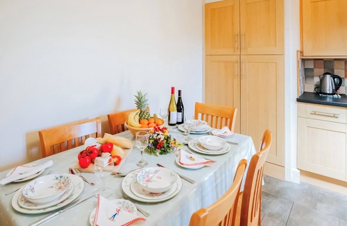 Crynant Cottage | 2 bedroom accommodation in Gower