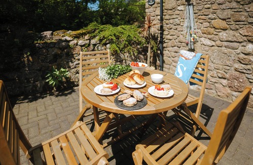 Crynant Cottage | 2 bedroom accommodation in Gower