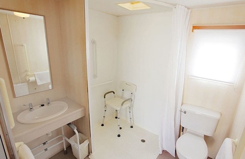 Hamble-le-Rice RV Rental | 2 bedroom accommodation in Hamble