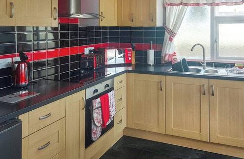 Brundall Cottage | 2 bedroom accommodation in Brundall, near Norwich