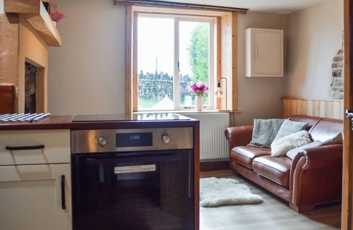 Diggle Cottage | 2 bedroom accommodation in Diggle, Saddleworth