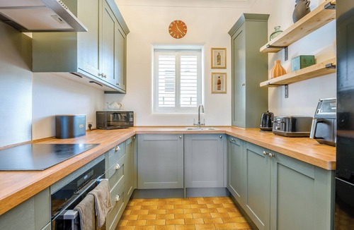 Troon Cottage | 2 bedroom accommodation in Troon
