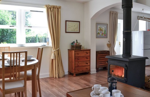 Uphall Cottage | 2 bedroom accommodation in Drumcrosshall, Bathgate near Edinburgh