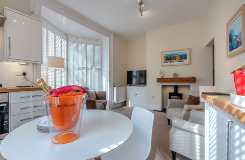 West Cliff Cottage | 2 bedroom accommodation in Whitby