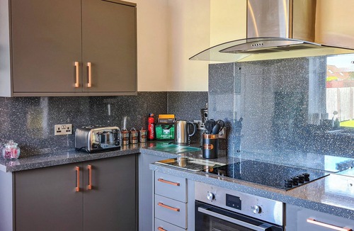 Wishaw Cottage | 2 bedroom accommodation in Wishaw, North Lanarkshire