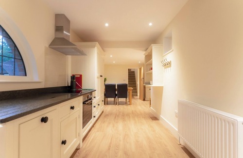 Woking Cottage | 2 bedroom accommodation in Ockham, near Guildford