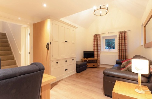 Woking Cottage | 2 bedroom accommodation in Ockham, near Guildford