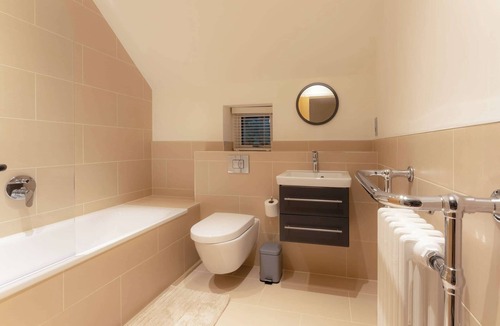 Woking Cottage | 2 bedroom accommodation in Ockham, near Guildford