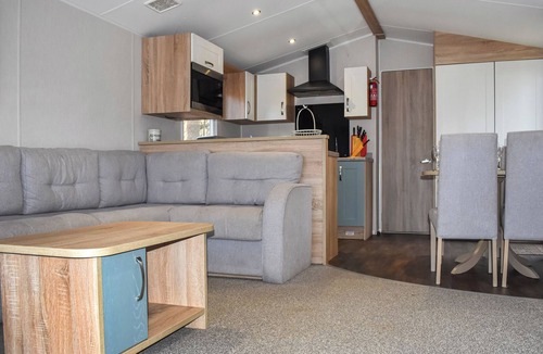 Weybourne Cottage | 2 bedroom accommodation in Kelling Heath, near Holt