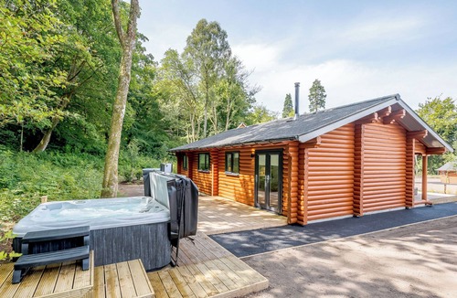 Annbank Ski Chalet | 2 bedroom accommodation in Annbank, Ayr