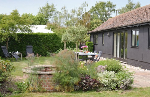 Occold Cottage | 2 bedroom accommodation in Occold, near Eye