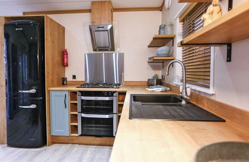 New Forest District Ski Chalet | 2 bedroom accommodation in Godshill, Fordingbridge