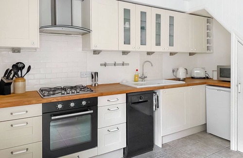 New Forest District Cottage | 2 bedroom accommodation in Lyndhurst, near Brockenhurst