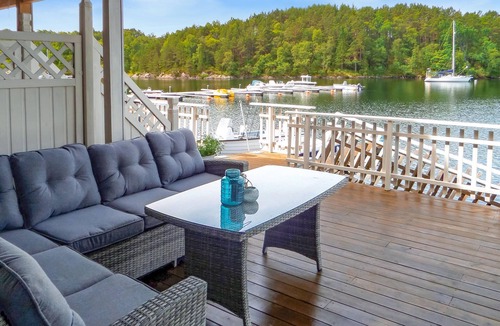 Valevag Apartment | 2 bedroom accommodation in Valevåg
