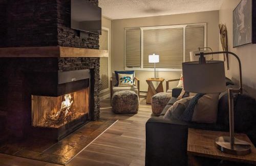 Panorama Apartment | 2 Bedroom and Wall Bed Mountain Getaway Ski In Ski Out Condo with Hot Pools Sleeps 8