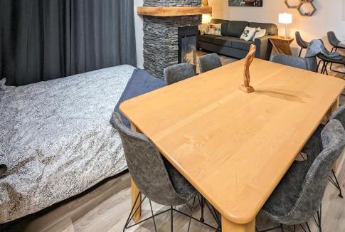Panorama Apartment | 2 Bedroom and Wall Bed Mountain Getaway Ski In Ski Out Condo with Hot Pools Sleeps 8