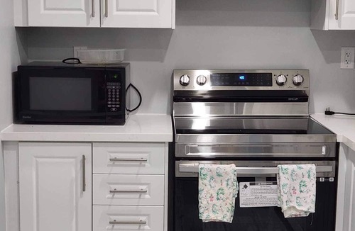 Brampton Apartment | 2 Bedroom Apartment - A Full space with access to backyard, patio, and firepit