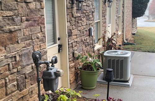 Grayson Apartment | 2-bedroom apartment, a safe/quiet neighborhood in Grayson with AC & fitness room