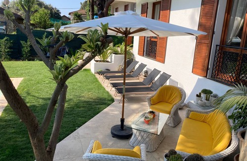 Vallecrosia Apartment | 2 bedroom apartment with private pool, tennis & padel, near the sea