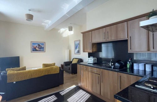 Wallasey Apartment | 2 Bedroom Apartment- King 10