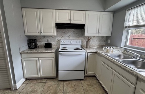 North Tampa Apartment | 2-bedroom apartment near Busch Gardens and USF! WiFi & Central AC