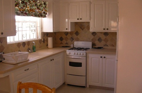 Silver Sands Apartment | 2 BEDROOM APARTMENT Plover Court Apartments