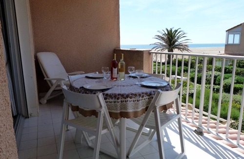 Les Ayguades Apartment | 2 bedroom apartment with sea view and direct access to Gruissan beach