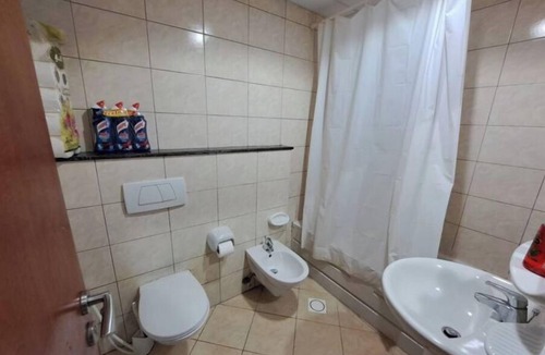 Dubai Marina Condo | 2 Bedroom Apt with three King Beds for 6 guests.