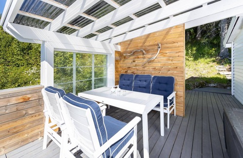 Rauma kommune House | 2 bedroom awesome home in Isfjorden