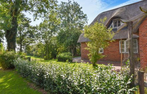 Emmelsbull House | 2 Bedroom Beautiful Home In Emmelsbüll-Horsbüll