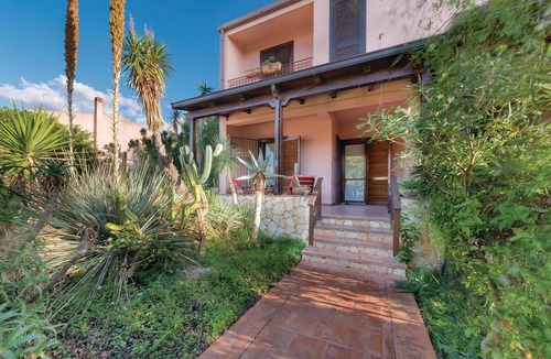 Custonaci House | 2 bedroom beach front home in Cornino (TP)