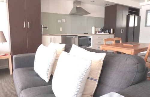 Paihia Apartment | 2 Bedroom Beach Frontage Apartment