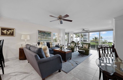 Park Shore Condo | 2 bedroom Beachfront condo w/wet bar - CL0102