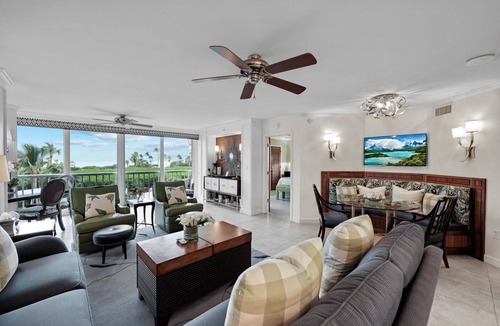 Park Shore Condo | 2 bedroom Beachfront condo w/wet bar - CL0102