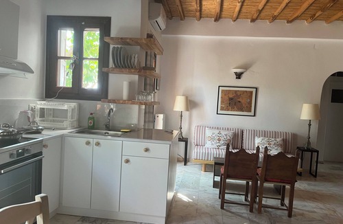 Skiros Apartment | 2-Bedroom Beachfront Paradise: Luxury Family Apartment in Magazia Beach Skyros
