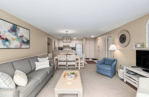 Acme Condo | 2 Bedroom Condo Golf Course Views 5166