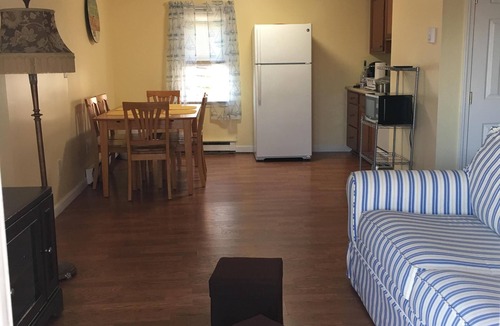 Hampton Condo | 2 Bedroom Condo, one block from the beach