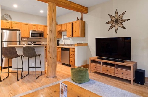 Keystone Condo | 2 Bedroom Condo | Rustic Charm and Great Amenities