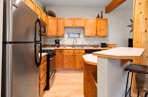 Keystone Condo | 2 Bedroom Condo | Rustic Charm and Great Amenities