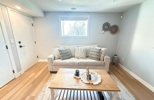 Haysboro House | 2 bedroom Cozy Secondary-Basement suite