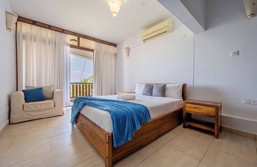 Diani Beach Apartment | 2-bedroom Diani Beach apartment paradise on delightful Diani Beach with WiFi, AC