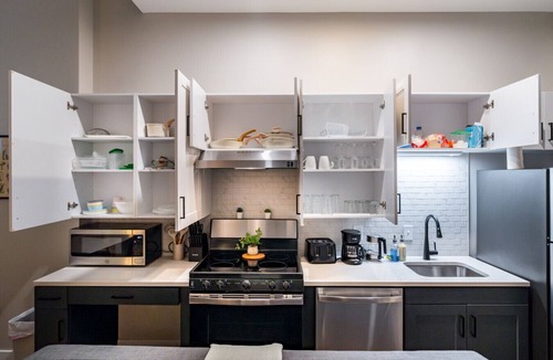 Downtown Cincinnati Apartment | 2-Bedroom Downtown Near Fountain Square & UC+ Wifi