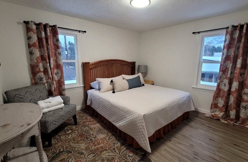 South Ogden House | 2 Bedroom Executive Suite with Waffle Breakfast