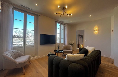 Bordeaux Sud Apartment | 2 Bedroom flat for 4 guests, Air con, Terrace – Saint-Jean Train Station