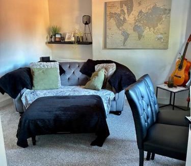 North Glasgow Apartment | 2 bedroom fully furnished apartment