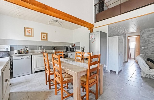 Codognan Apartment | 2 bedroom gorgeous apartment in Codognan