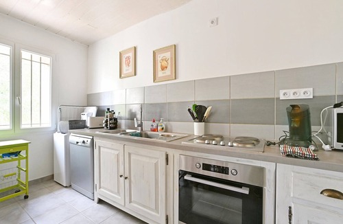 Codognan Apartment | 2 bedroom gorgeous apartment in Codognan