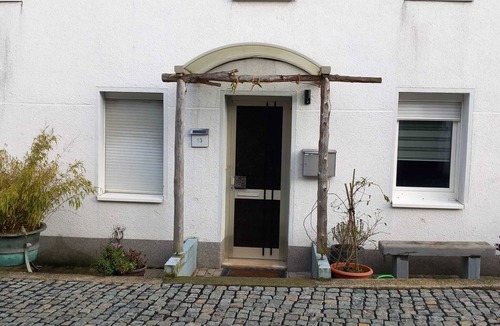 Eschweiler House | 2-bedroom home with WiFi, with private parking, garden and barbeque area.