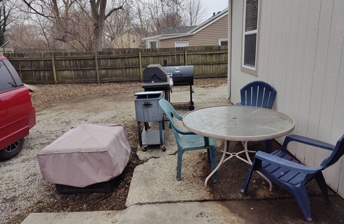 Olathe House | 2-bedroom house in amazing Olathe with cool AC comfort